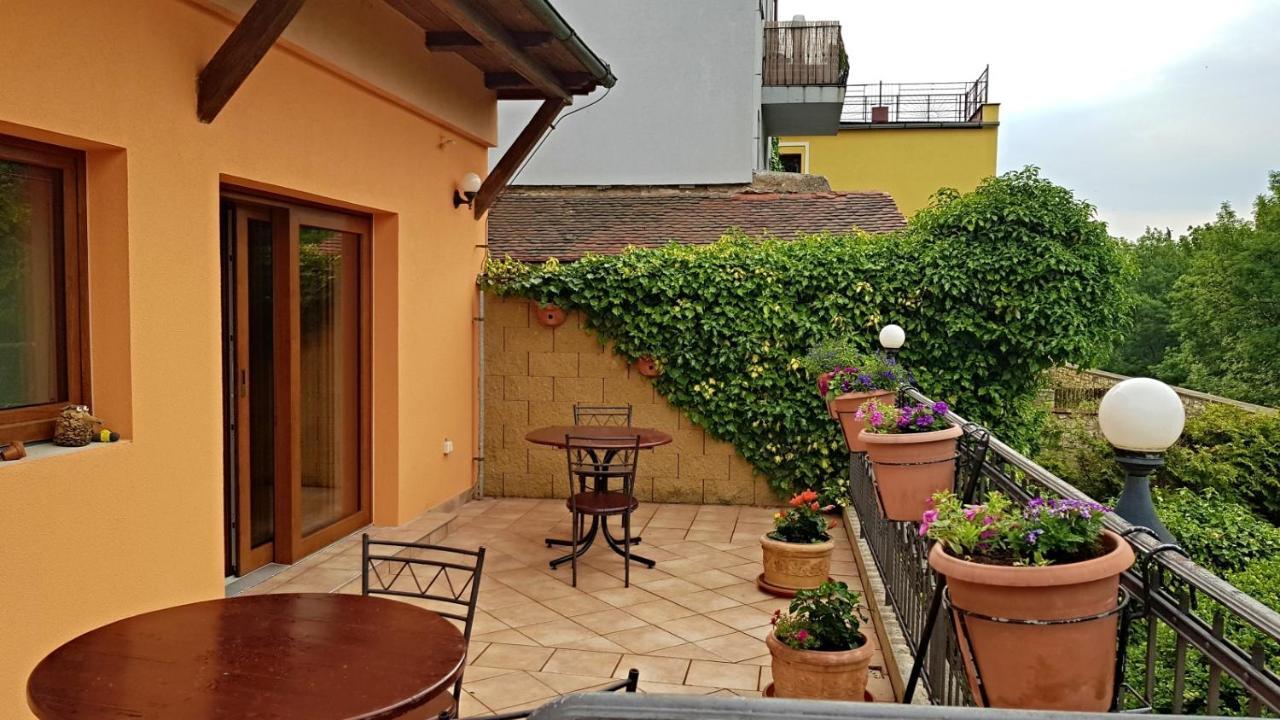 Hotel Na Hradbach Louny Exterior photo